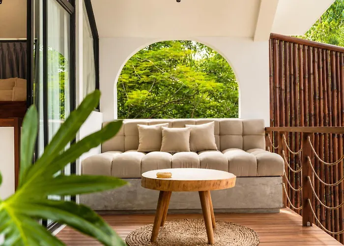 Uluwatu Dream 4*